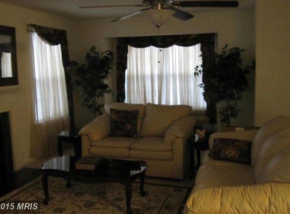 3rd image of 300 Regina Ln