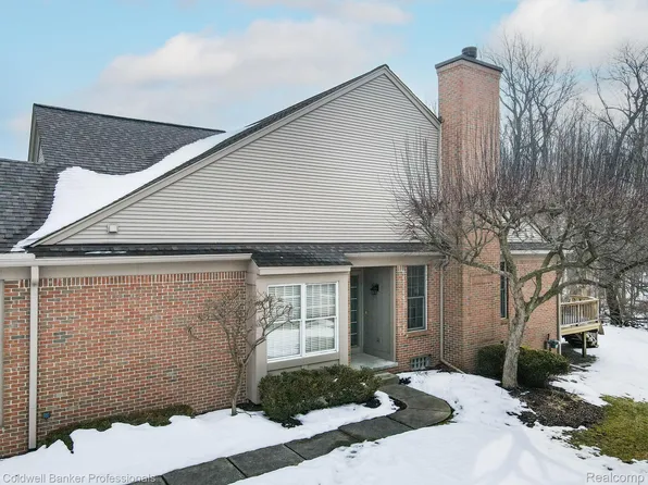 1546 Millecoquins Ct, Rochester, MI 48307