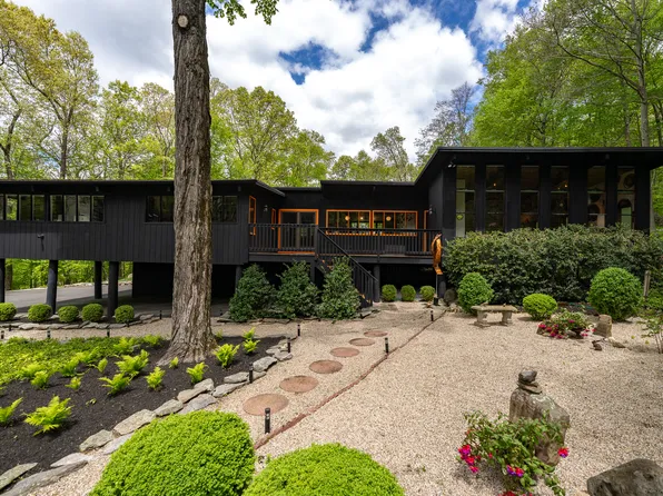 32 Aunt Pattys Lane West, Bethel, CT 06801