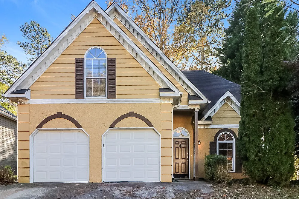4 bed, 2.5 bath, 1975 sqft, $2,555 — Photo 1