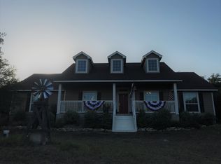 332 Scenic Mountain Dr, Lakehills, TX 78063