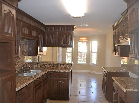 5th image of 3715 Shadow Wood St
