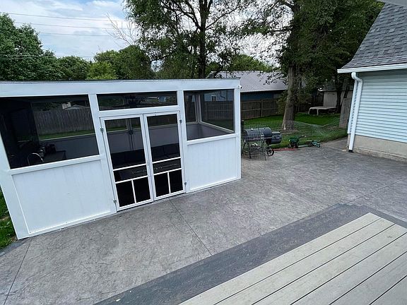 5th image of 705 W Towanda Ave