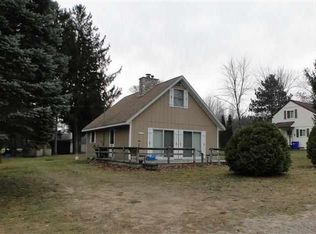 6017 S Oakcrest Dr, Lake City, MI 49651