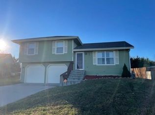 6939 SW 19th Ln, Topeka, KS 66615