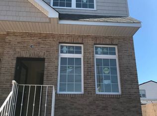 42 Bamberger Ln, Staten Island, NY 10312