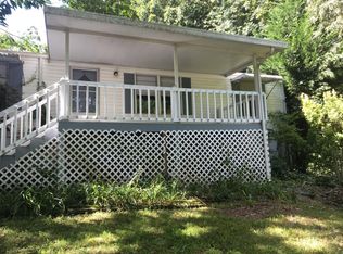 814 Waddell Dr, Hendersonville, NC 28792