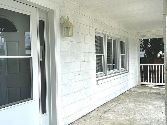 2nd image of 505 Martin Rd APT 1
