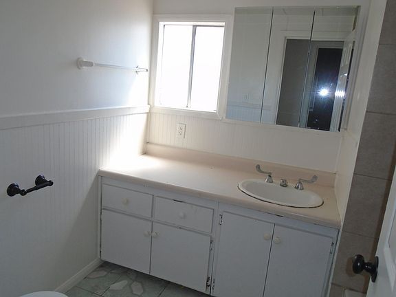 5th image of 24833 Railroad Ave Space 21