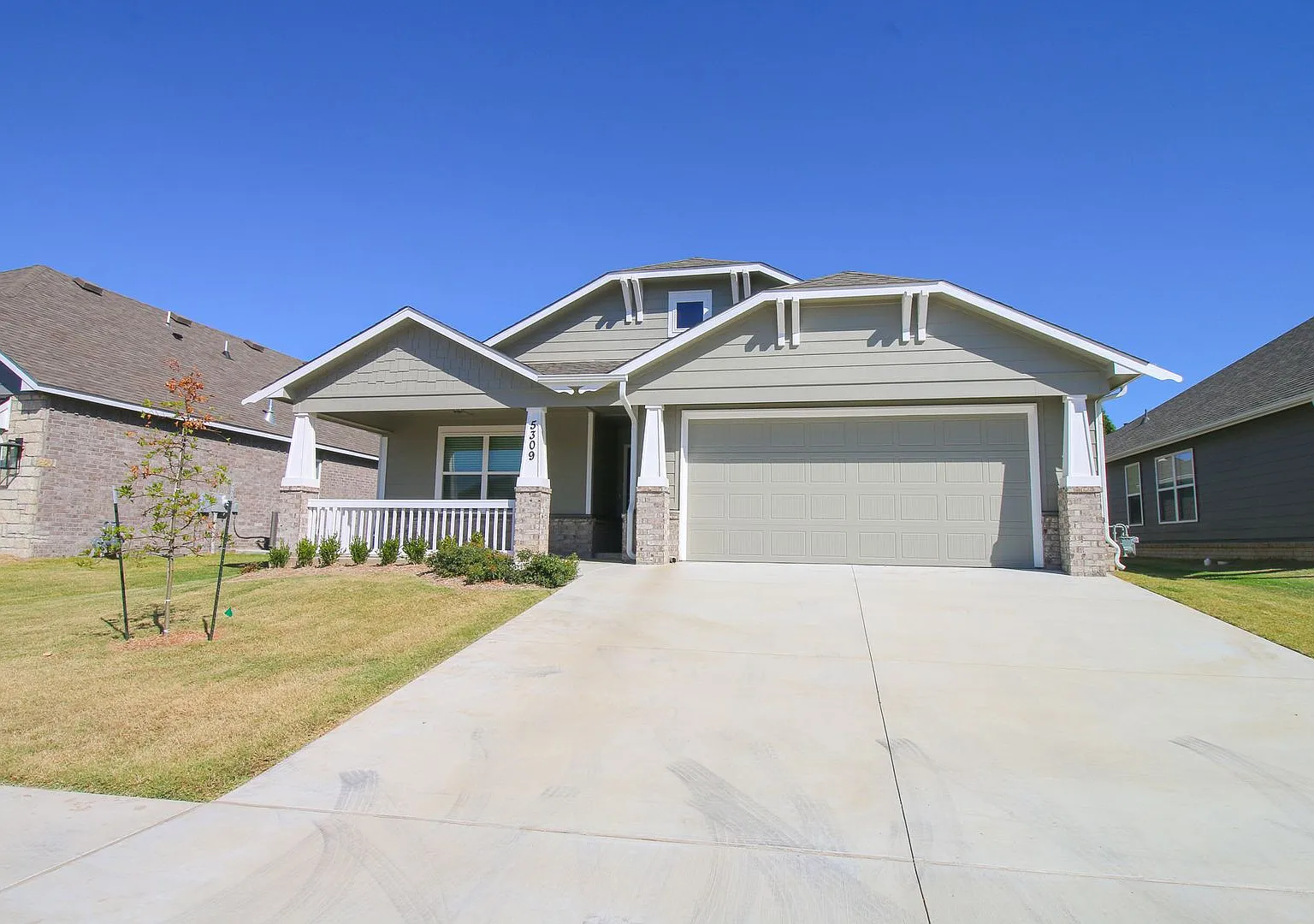 Like New 4 Bedroom Capital Homes — Photo 4