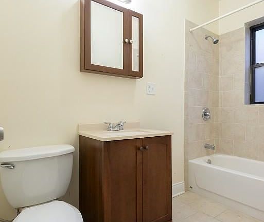 5th image of 6305 W Cornelia Ave #1N