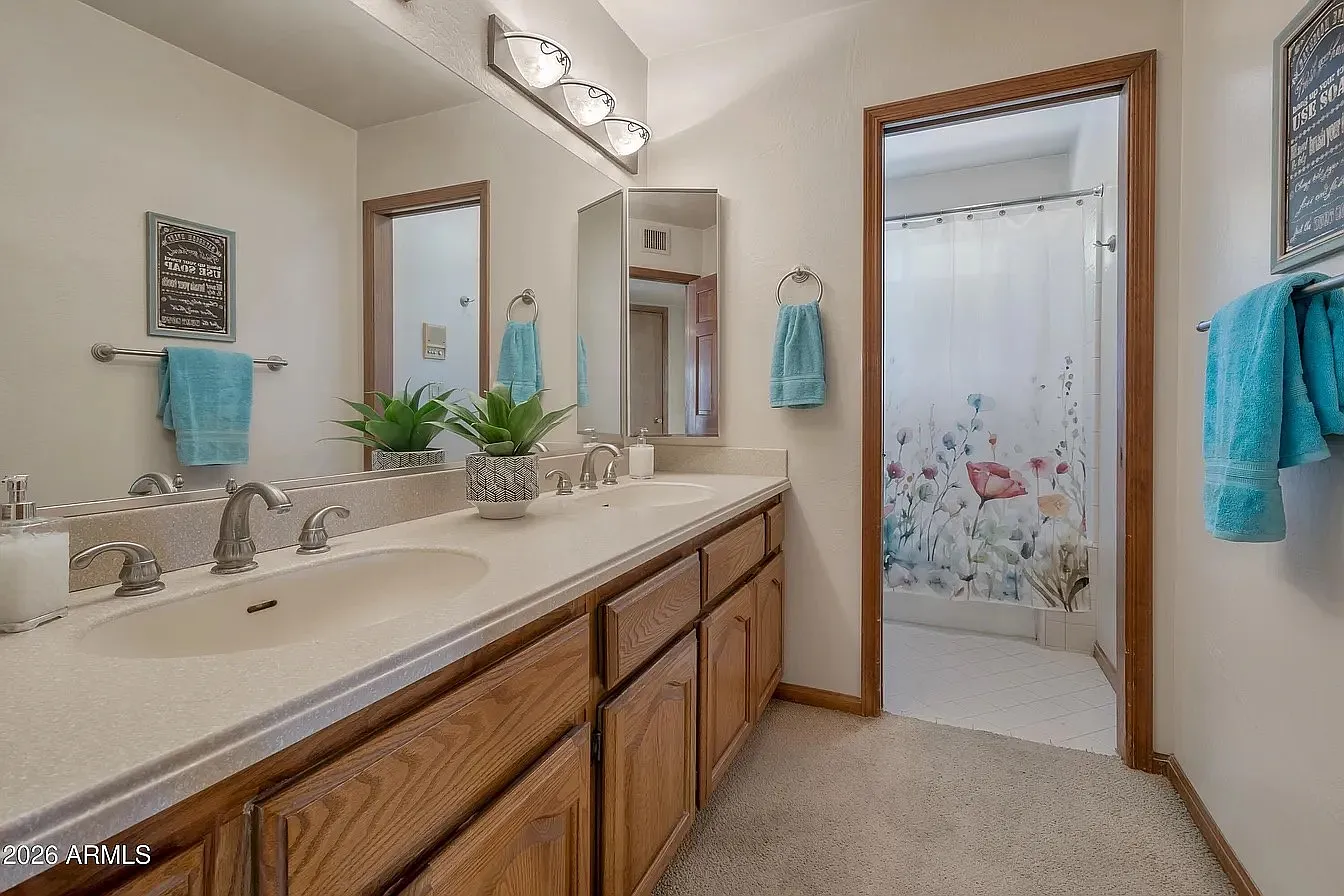 4 bed, 2664 sqft, $5,050 — Photo 2
