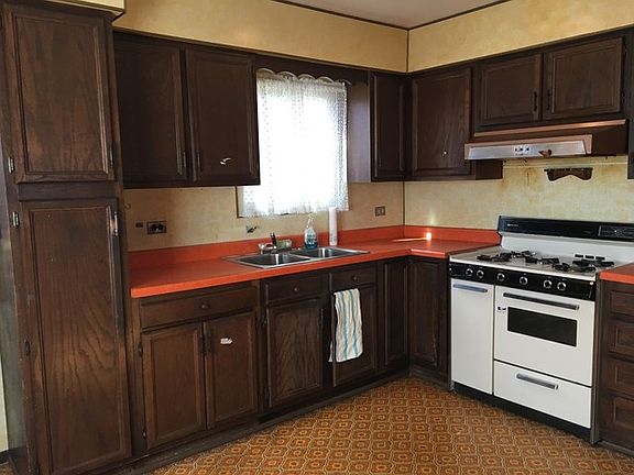 4th image of 616 N Bierman Ave