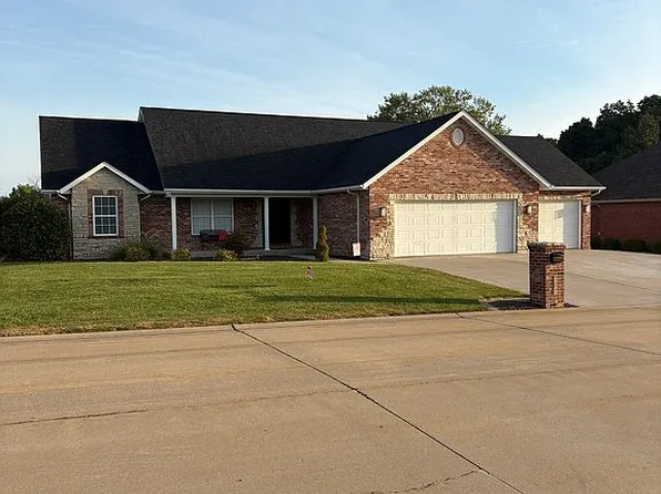 207 Vancouver Dr, Waterloo, IL 62298