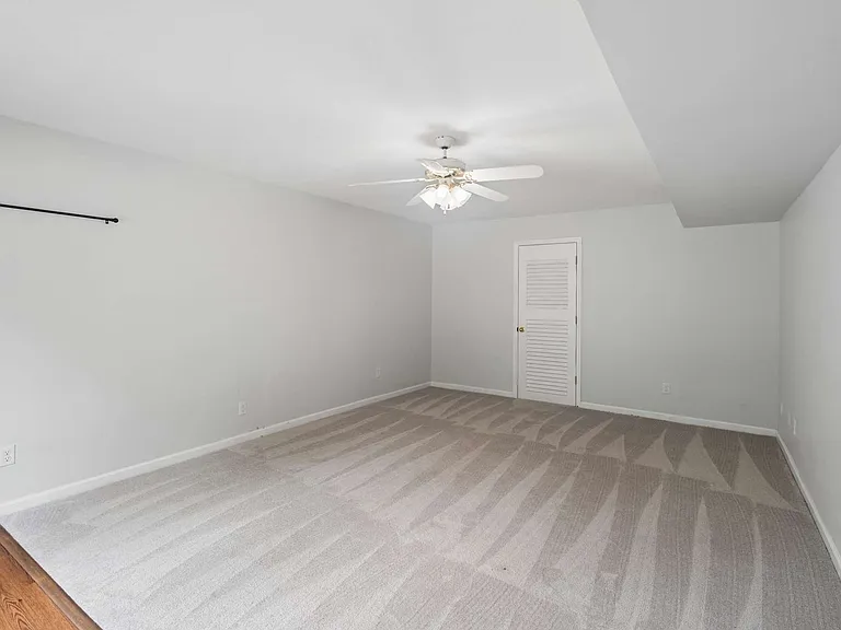 135 Pepper Ridge Cir — Photo 29