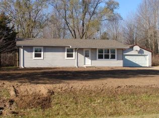 920 Flajole Rd, Midland, MI 48642