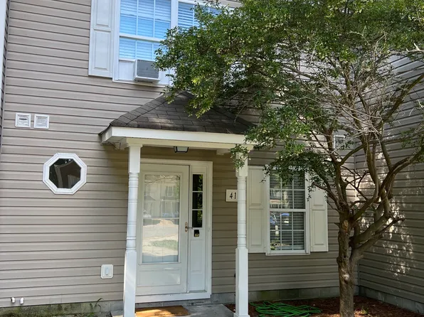 411 Lake Havasu Dr, Virginia Beach, VA 23454