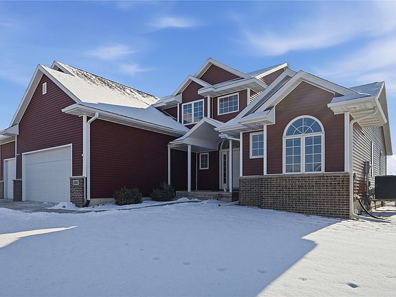 2nd image of 1595 Valentine Cir