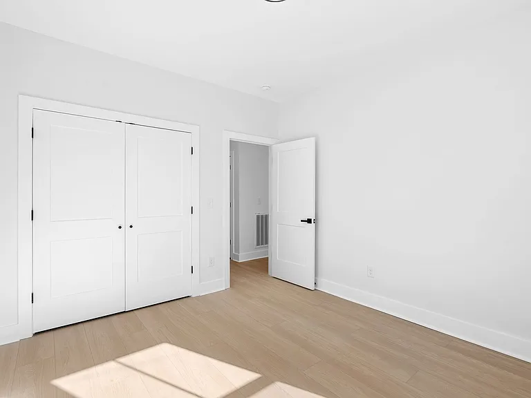930 Glass St — Photo 25