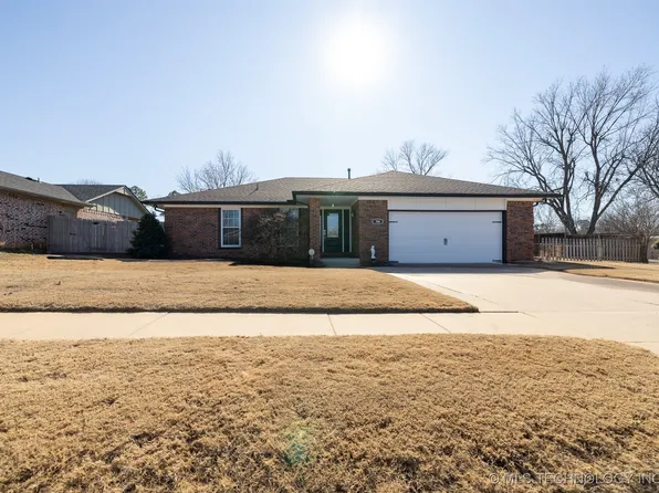 106 W Seward Ave, Sand Springs, OK 74063