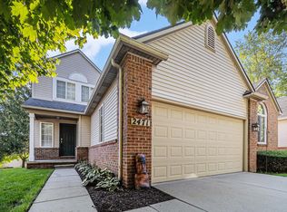 2471 Woodcliff Trl, Hartland, MI 48353