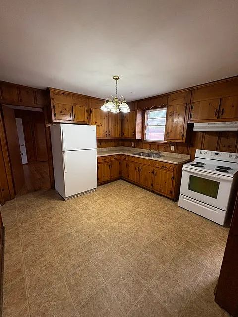 3 bed, 1.5 bath, 1325 sqft, $1,650 — Photo 4