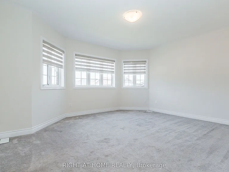 8 Monarch Dr — Photo 35