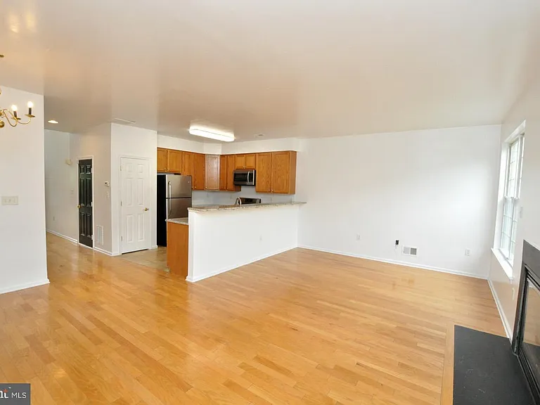 328 Helen Dr — Photo 13