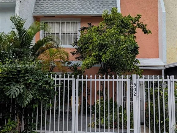 502 NW 11th St, Miami, FL 33136
