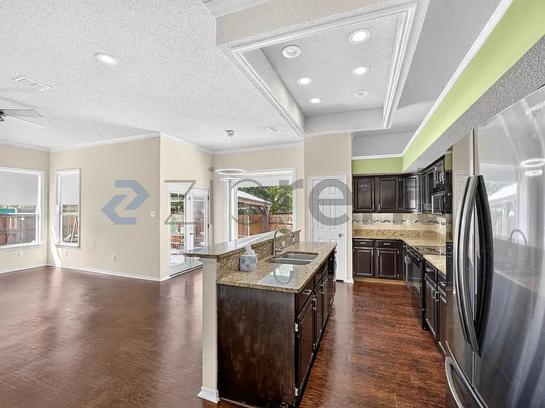5412 Blue Water Lake Dr — Photo 9