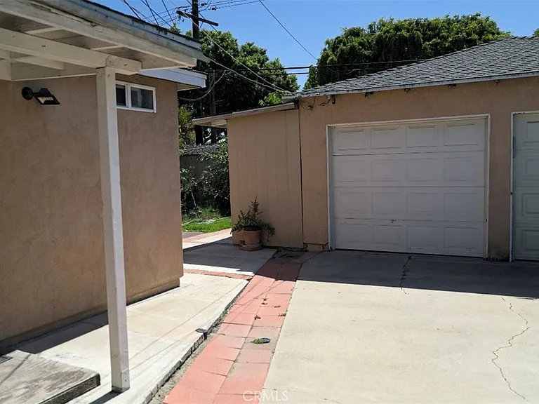 5726 1/2 Rocket St — Photo 3