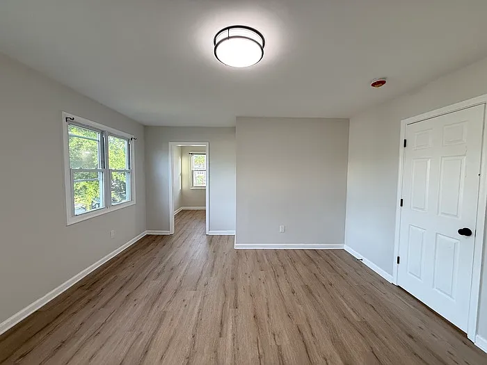40 Eisenhower Dr — Photo 35