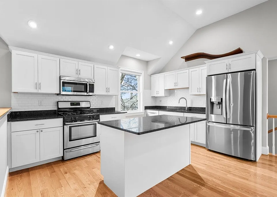 6 Peter Parley Rd #3