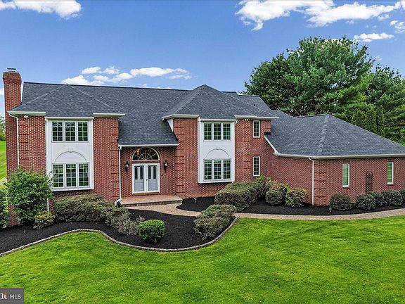 2nd image of 296 Hickory Dr