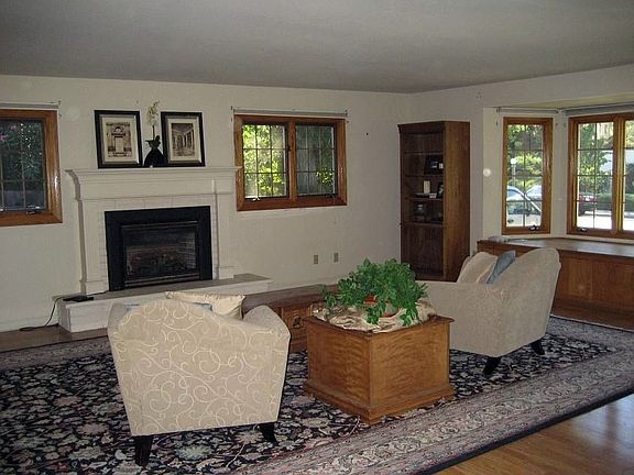Front Livingroom