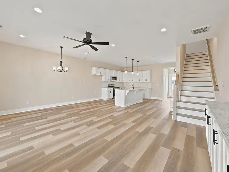 126 Luke Ct — Photo 17