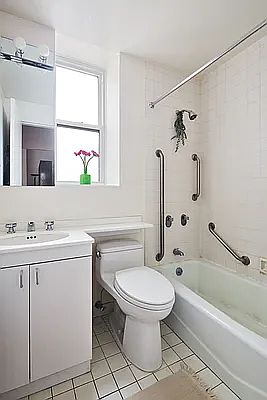 5th image of 55 E 93rd St APT 4D