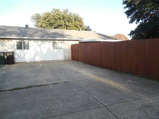 900 Acadia Dr — Photo 13