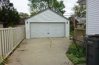 2nd image of 826 N Denwood St