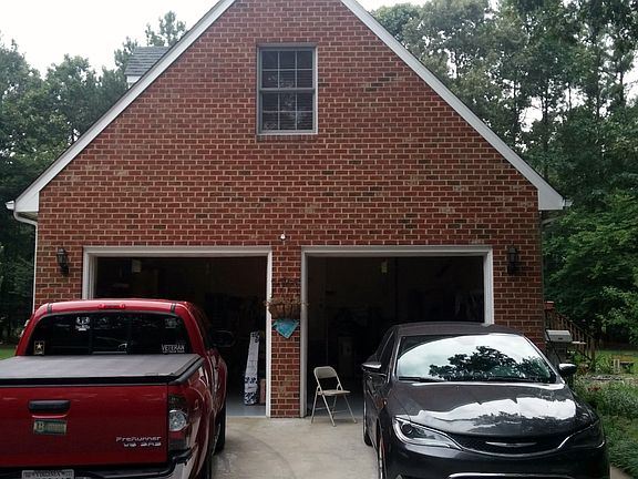 Dbl Garage /400sq ft