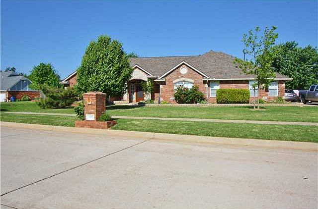 1st image of 801 N Centennial Way