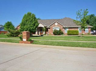 801 N Centennial Way, Mustang, OK 73064