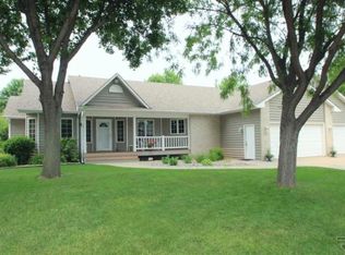 1258 S Stoney Pointe Ct, Sioux Falls, SD 57106