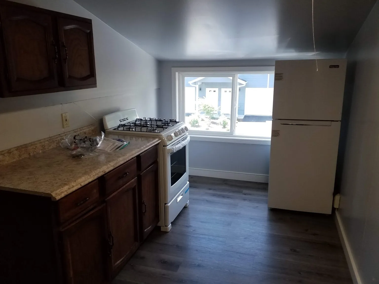 2854 1/2 NE Highway 101 — Photo 3