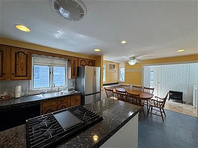 3rd image of 57 Clarendon Ave #2A-202