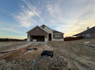 2304 Shamrock Ln, Weatherford, TX 76087