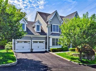 61 Castle Hill Dr, Stamford, CT 06902