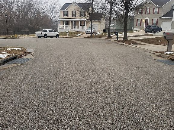 Exterior Neighborhood (street photo)