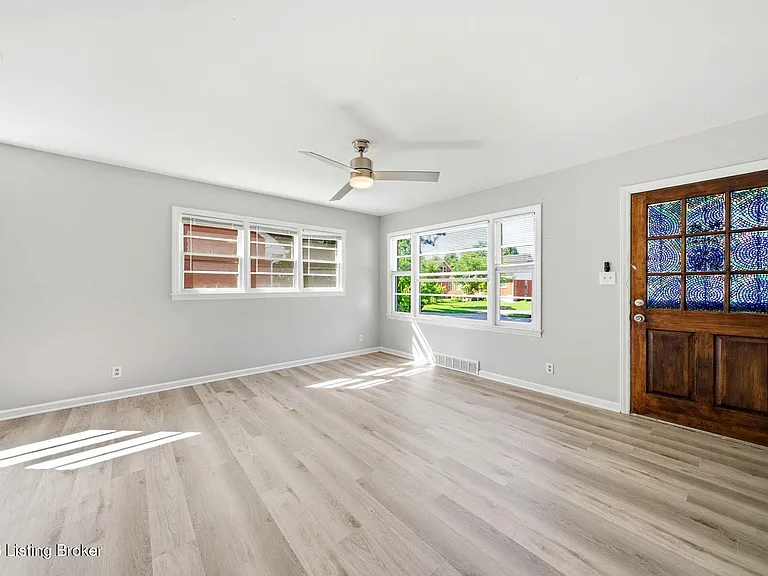3021 Wedgewood Way — Photo 3