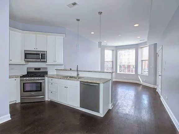 2nd image of 4631 N Kenmore Ave APT 2